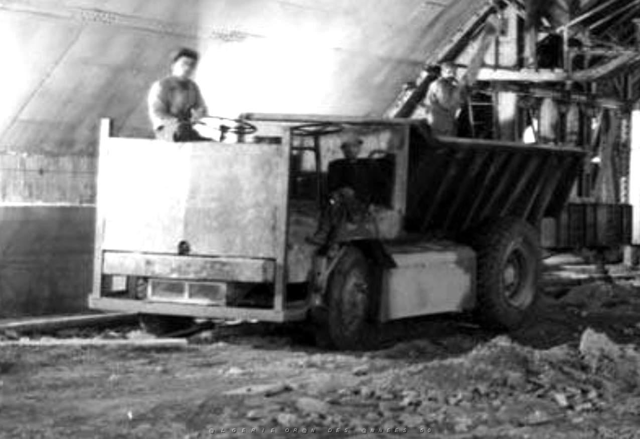 CD ej- Mers-el-kebir- Base sous-marine 07.jpg